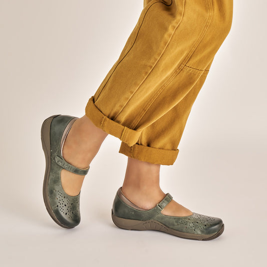 Stacy Lake Waxy Burnished