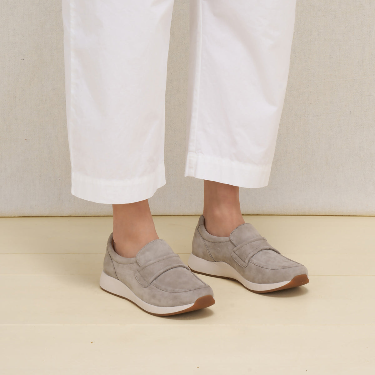 Clementine Light Grey Nubuck